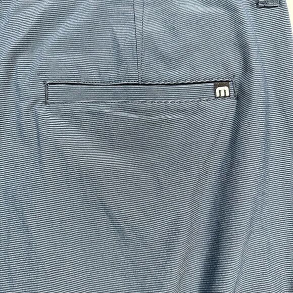 NWT Travis Mathew Men’s Carlsbad Blue Micro Stripe Golf Shorts - Size 42 - Picture 9 of 10